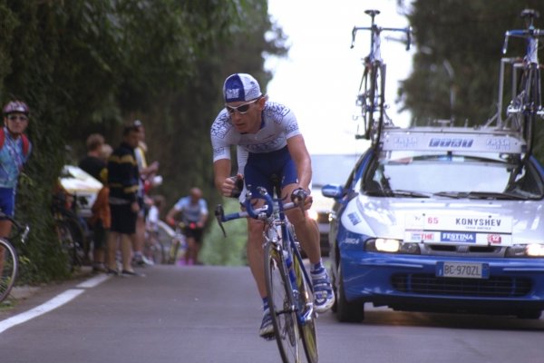 Giro2001-st15-03