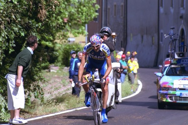 Giro2001-st15-19