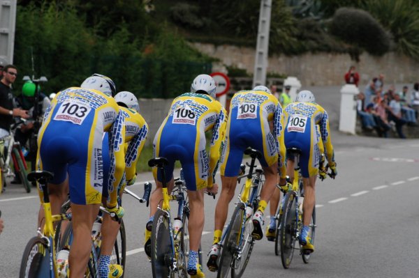 Vuelta2003-st01-06
