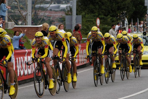 Vuelta2003-st01-15